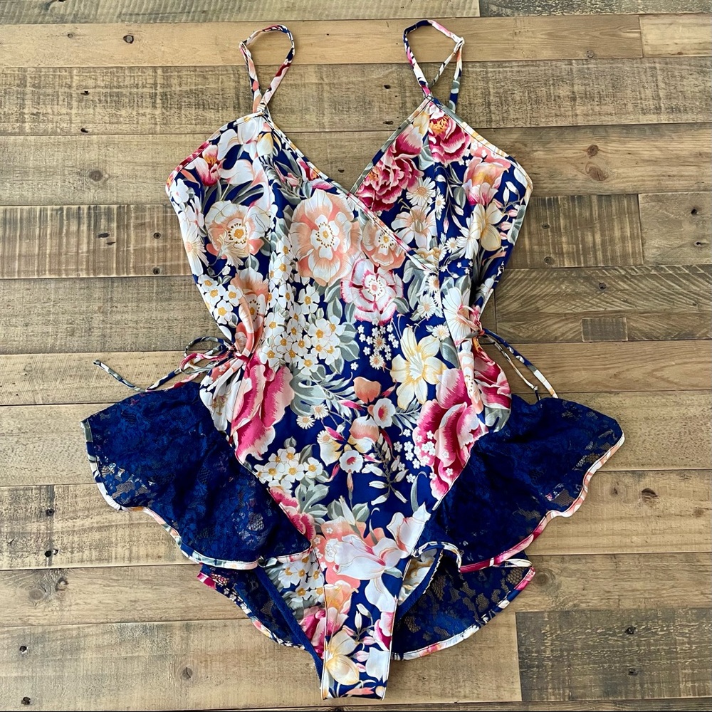 Victoria’s Secret Vintage Gold Label Satin Lace
Floral Teddy